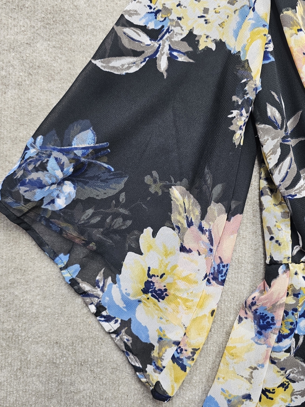 Bailey Blue Y2K Floral Romper Small Bell Sleeve Deep Plunge Boho - Picture 8 of 16